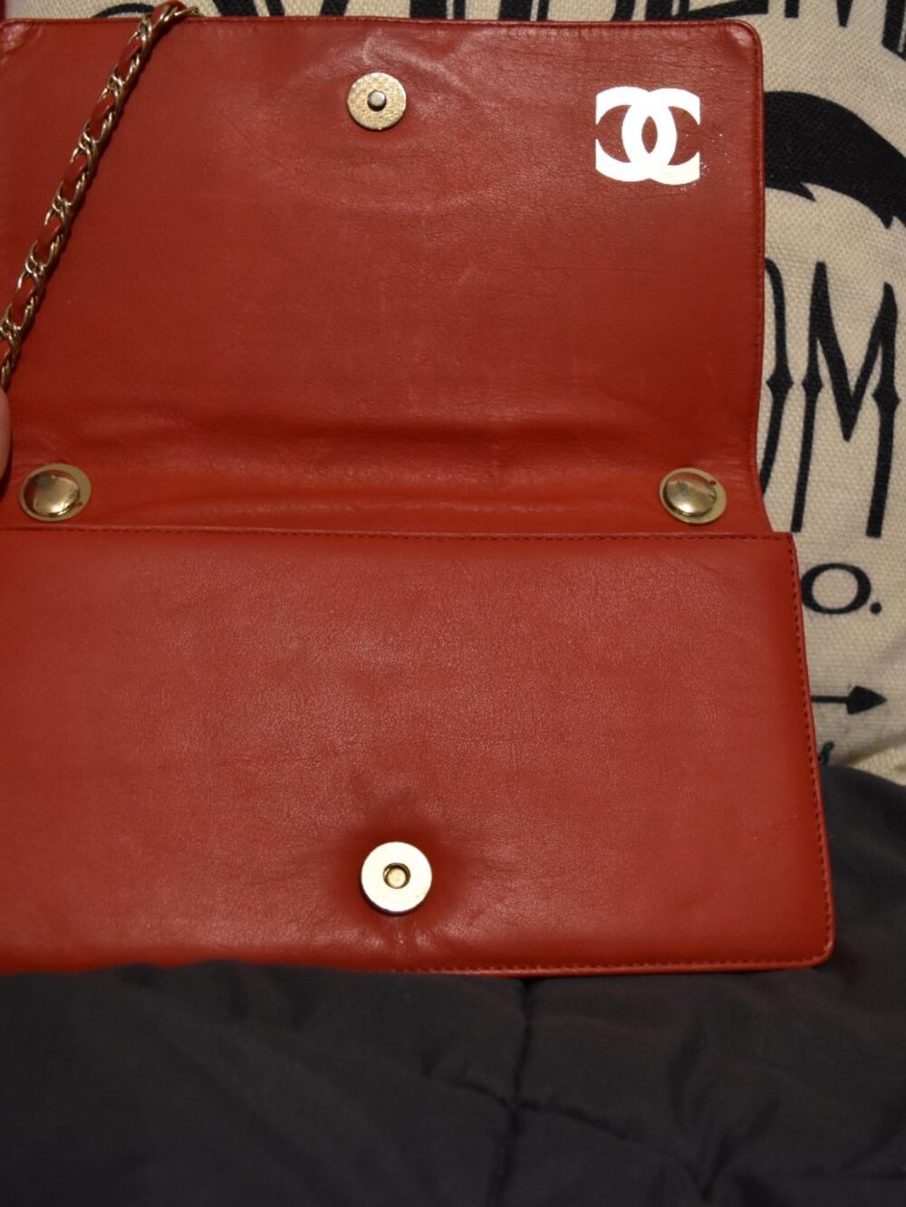 Red Quilted Leather Chanel Crossbody Shoulder Bag - Picture 4 of 5
